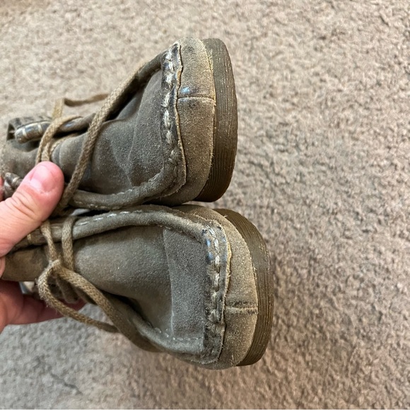 🥾 Boys Clarks Original Shoes - Wide Width, Leather, Heirloom Quality Shoes - Picture 6 of 8